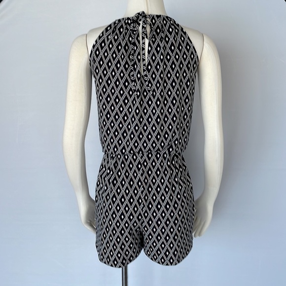 WHBM Geo Knit Romper Size Small - Picture 8 of 9
